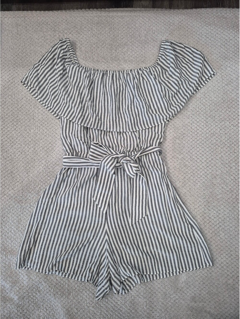 Alice +Olivia Romper Size 4 - Picture 2 of 5